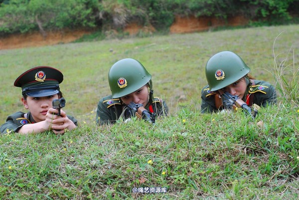 唯美之家 - 外拍军装三模特 第 150 张图片