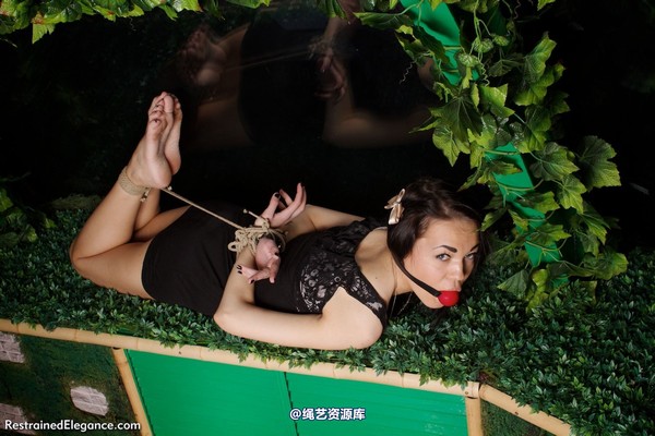 restrainedelegance - Two on One's Not Fair! 第 110 张图片