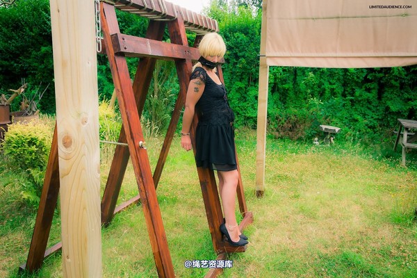 limitedaudience - 2014 kimmy louise cuffed to the cross 第 11 张图片