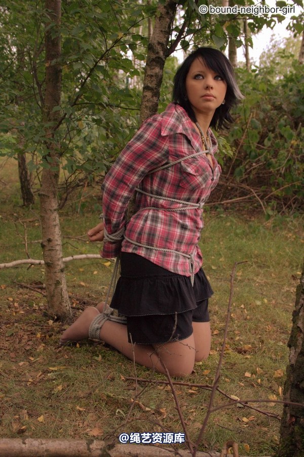 bound-neighbor-girl - Nadine - Adventure in the woods part 2 第 31 张图片