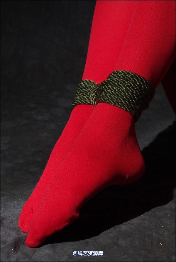 simplytied - Blonde in red tights 第 30 张图片