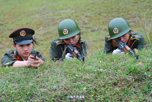 唯美之家 - 外拍军装三模特 第 153 张图片