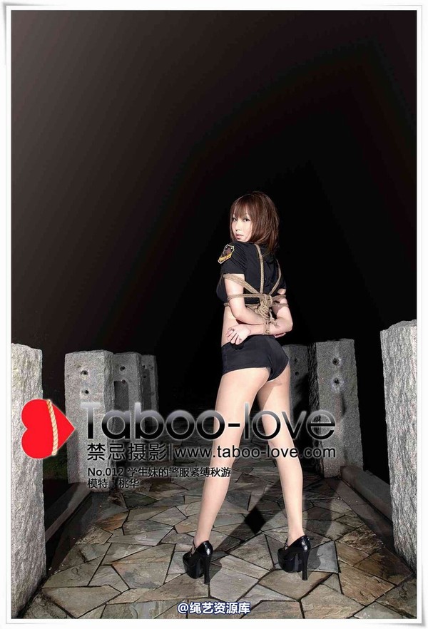 禁忌摄影 - No.012 桃�A �W生妹的警服�o�`秋�[ 第 16 张图片