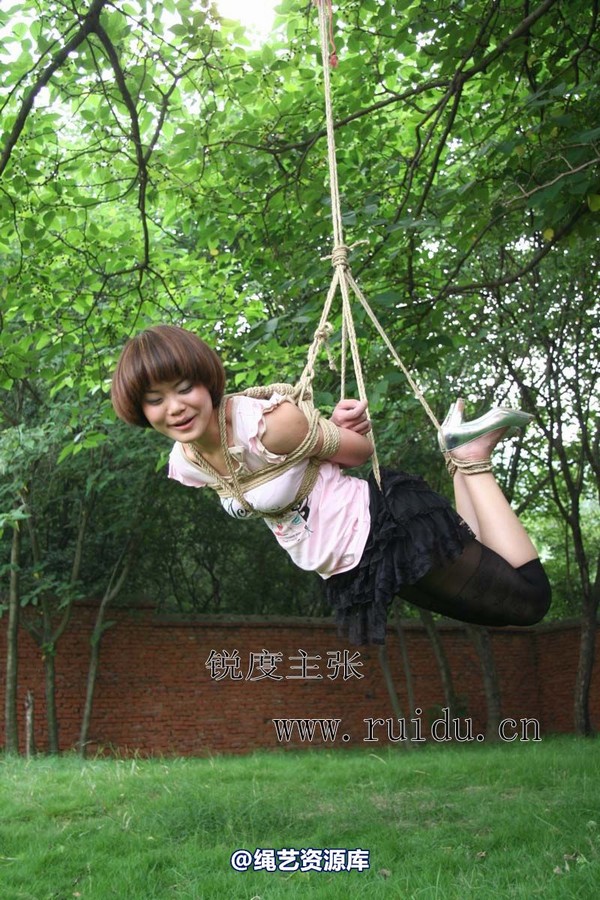 锐度主张 - 青草地模特：小爱 第 19 张图片