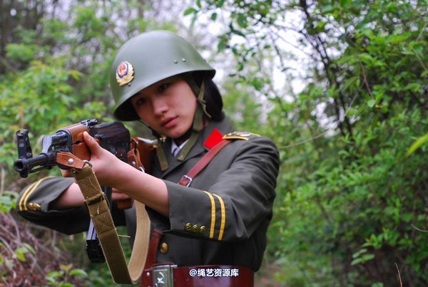 唯美之家 - 外拍军装三模特 第 97 张图片