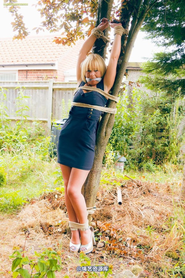 limitedaudience - 2015 kimmy louise up against a tree 2 第 30 张图片