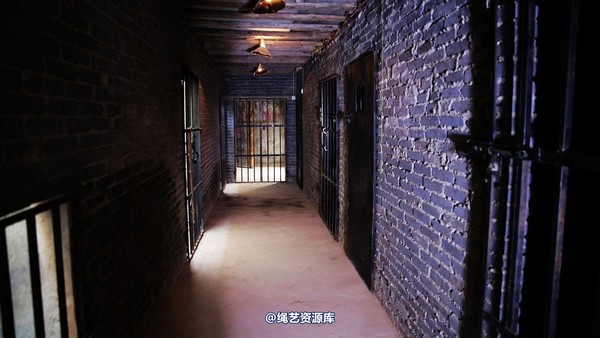 mj影视 - 梅晓香性感女犯之“入监”2013-09-19 第 1 张图片