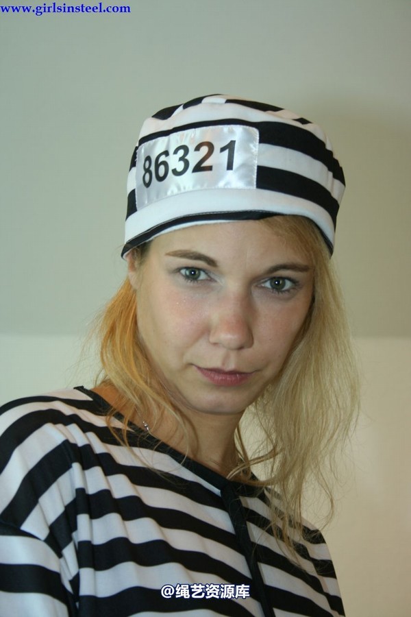 girlsinsteel - 2 dangerous girls as convicts 第 6 张图片