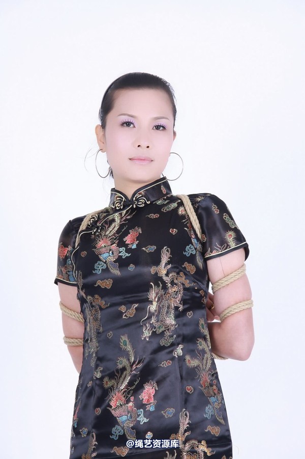 神艺缘 - 122-黑旗袍扮贵妇被绑 第 6 张图片