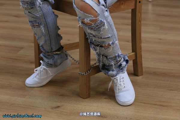 girlsinsteel - Tightly cuffed to the chair with watch 第 42 张图片