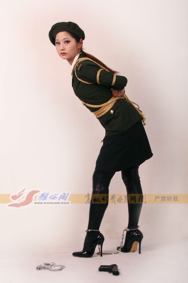 雅俗阁 - 20060422雅思警服(2) 第 96 张图片