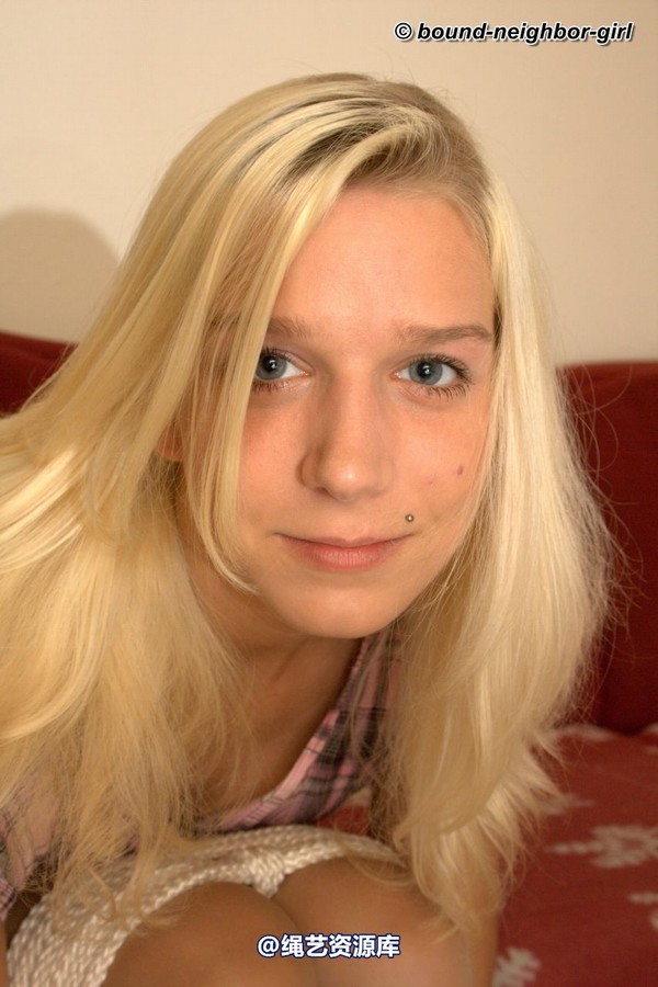 bound-neighbor-girl - Sasha - Tied up at home 1 第 5 张图片
