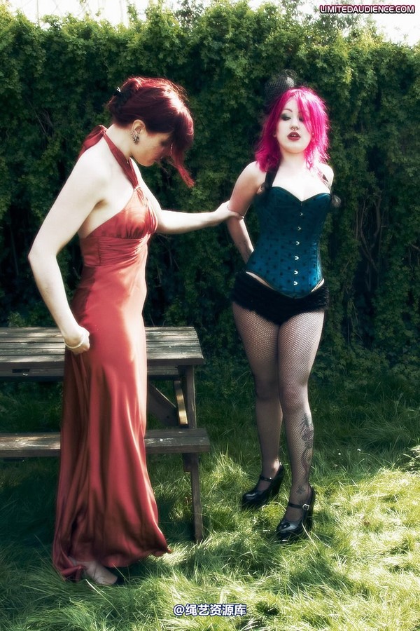 limitedaudience - 2009 scarlett shrinking violet agent apprehended 第 28 张图片