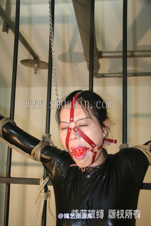 锐度主张 - 20070328第08期 胶衣束缚 模特：雨竹 第 97 张图片