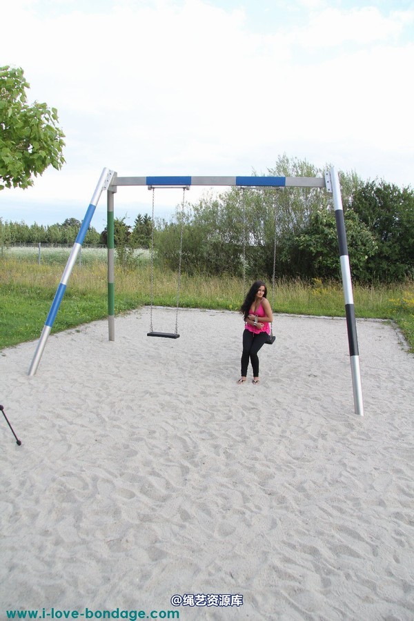 girlsinsteel - Cuffed at the playground(1) 第 55 张图片