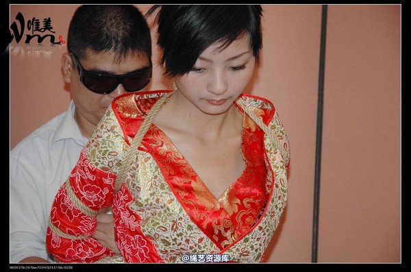 唯美之家 - 08-05-29盈盈汉服-护士装 第 3 张图片