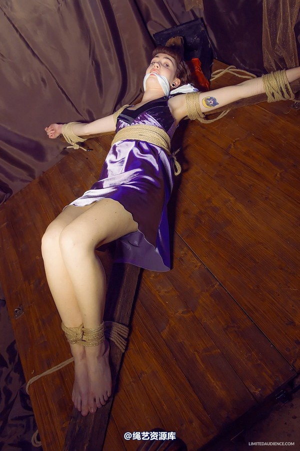 limitedaudience - 2014 fay on a cross 2 第 4 张图片