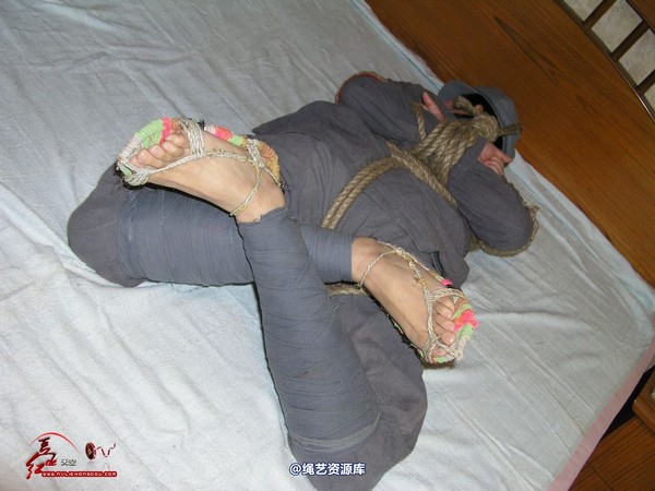红豆的天空 - 网友约拍女红军战士 第 3 张图片