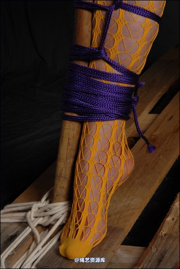 simplytied - Lady CC encased again 第 34 张图片