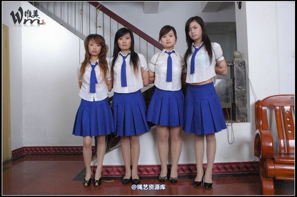 唯美之家 - 2008-09-24制服群绑 第 24 张图片