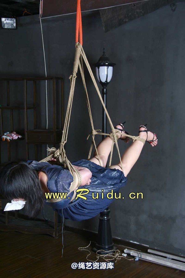 锐度主张 - 20070718第25期 无敌姐妹花组图 模特：小琴小雪 第 32 张图片
