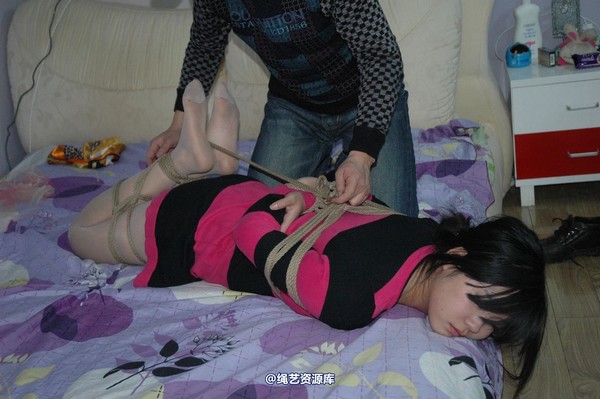唯美之家 - 2010-12-29雪儿挣扎逃脱。 第 98 张图片