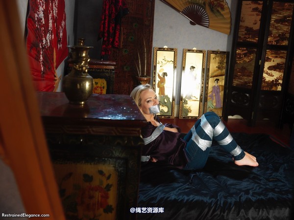 restrainedelegance - Girl Detective Taped Up Tight 第 73 张图片