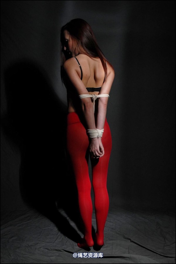 simplytied - Sophia in red 第 9 张图片