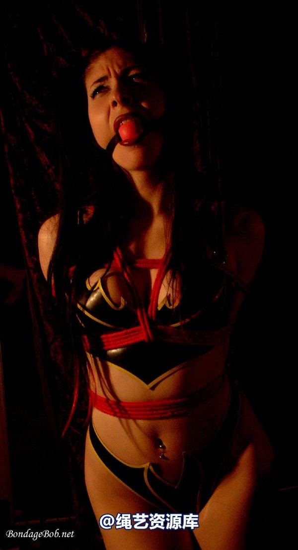 bondagebob - Lydia Hands in the dark 第 15 张图片