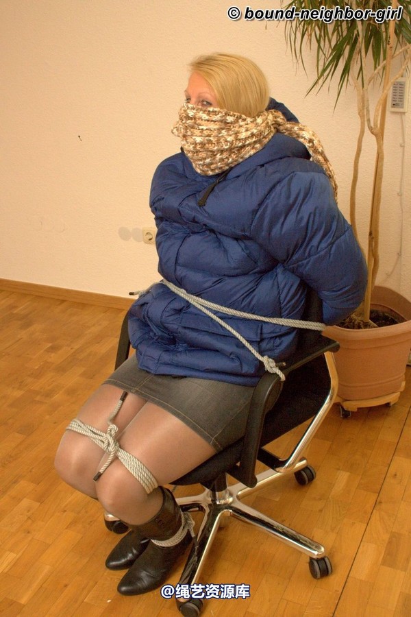 bound-neighbor-girl - Isabel - Tied at home and in the office 2 第 33 张图片