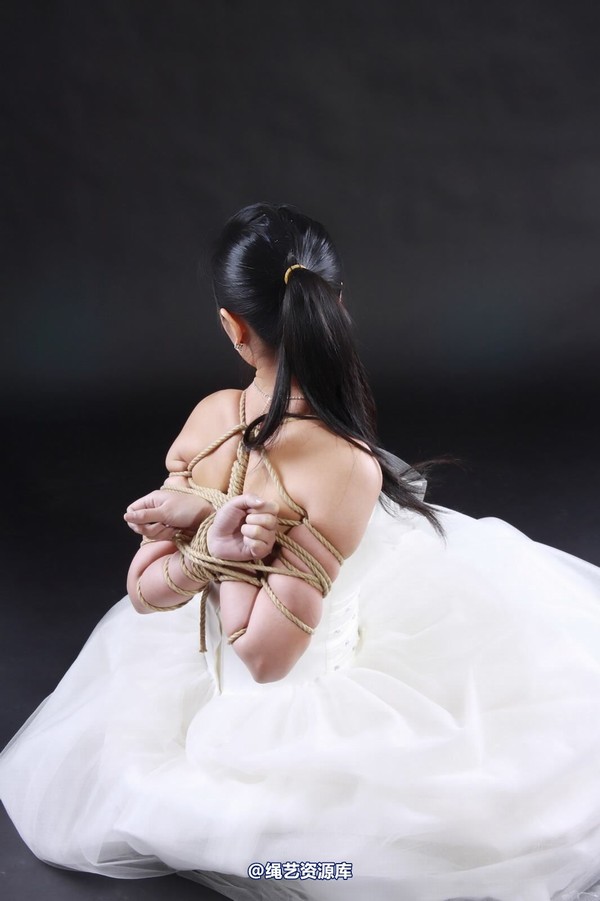 神艺缘 - 184-婚纱KB 第 5 张图片