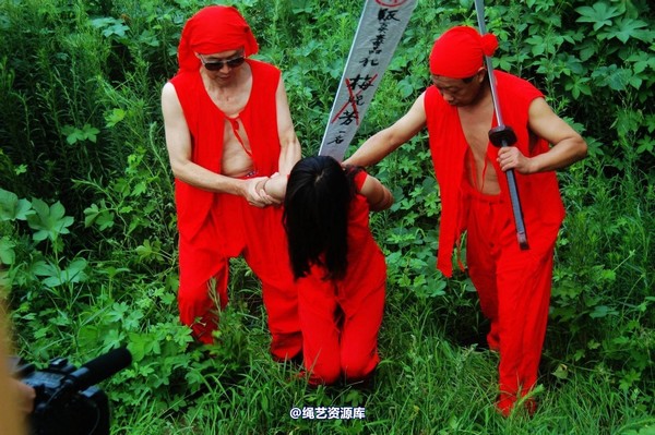 mj影视 - 血的代价-红罪衣刑场木驴斩－梅晓芳2013-08-26 第 129 张图片