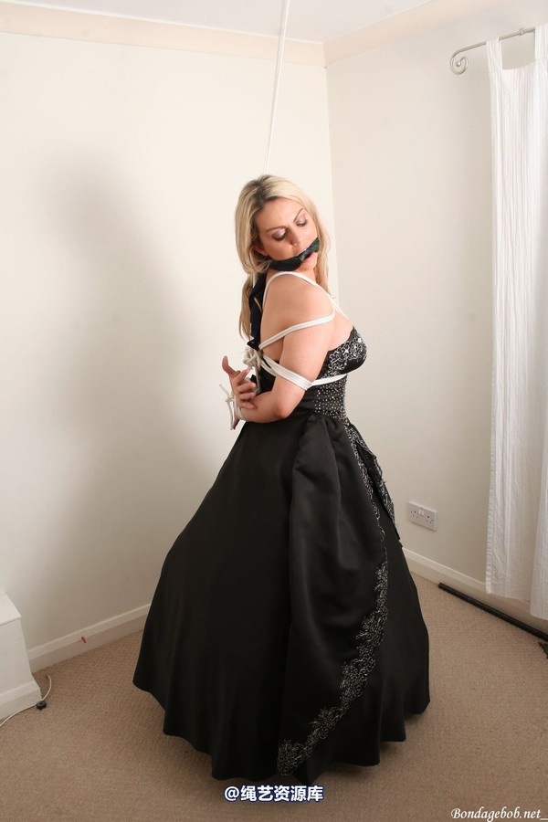 bondagebob - Izzy Ball Gown 第 64 张图片
