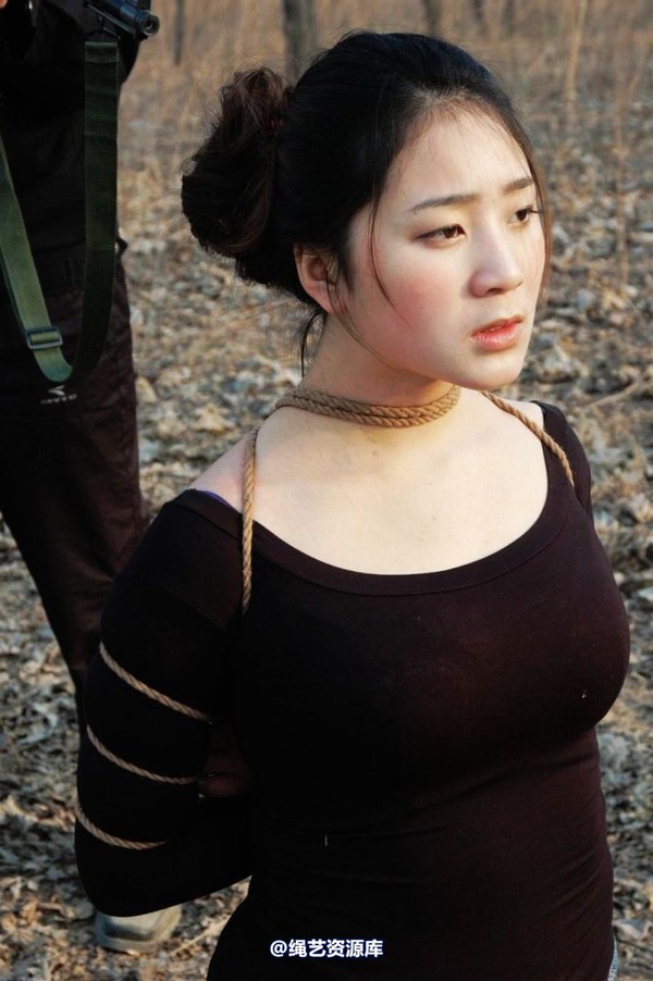 mj影视 - 2013-3-4陈沫踏青 黑丝美女最终的不归路 第 5 张图片