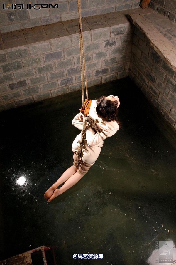丽柜美束 - 2008-11-07 露露 3 第 9 张图片
