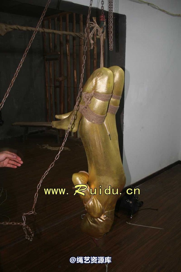 锐度主张 - 20070921第34期 影片胶衣紧缚悬吊图片 第 198 张图片