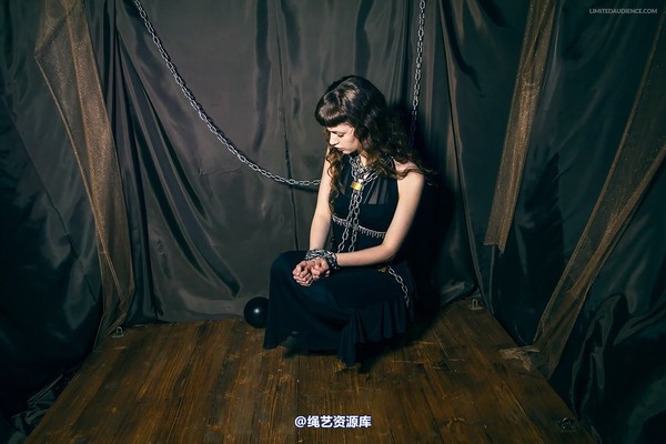 limitedaudience - 2014 fay lady in chains 第 2 张图片