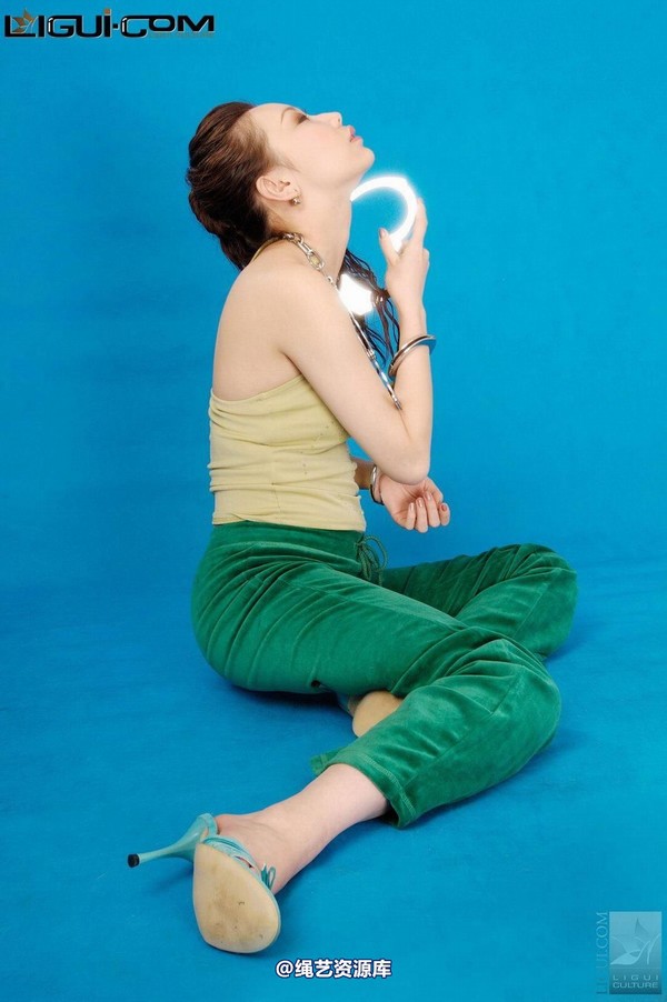 丽柜美束 - 2008-11-07 露露 6 第 24 张图片