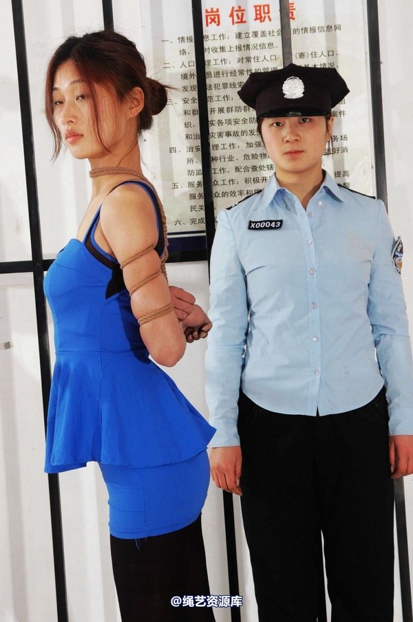 mj影视 - 倾心 前凸后翘的性感黑丝女犯-2013-03-26 第 18 张图片