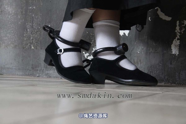 锐度主张 - 黑布鞋白袜镣铐模特：小芳 第 36 张图片
