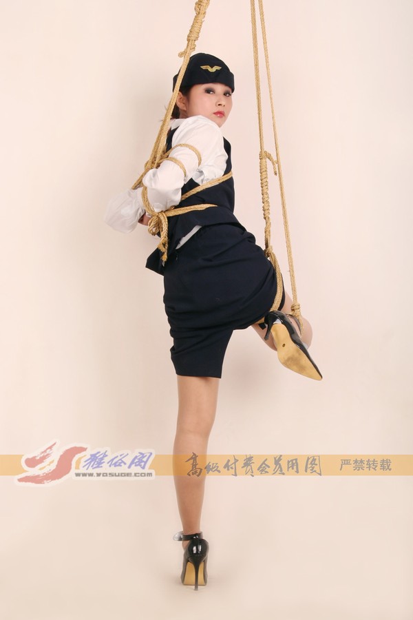 雅俗阁 - 20060404雅思空姐吊绑 第 195 张图片