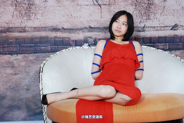 唯美之家 - 白雪试服装5 第 19 张图片