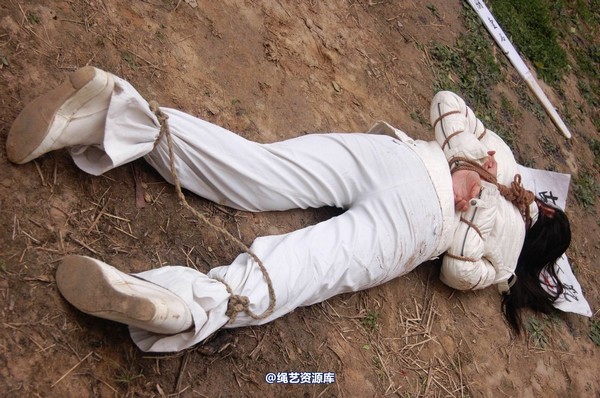 mj影视 - 安娜刑场2013-04-13 第 218 张图片