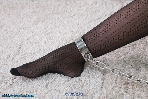 girlsinsteel - Heavy chinese cuffs 第 53 张图片