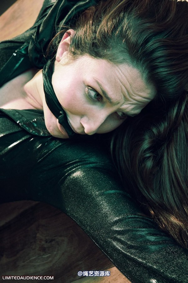 limitedaudience - 2010 sammie b devour 第 10 张图片