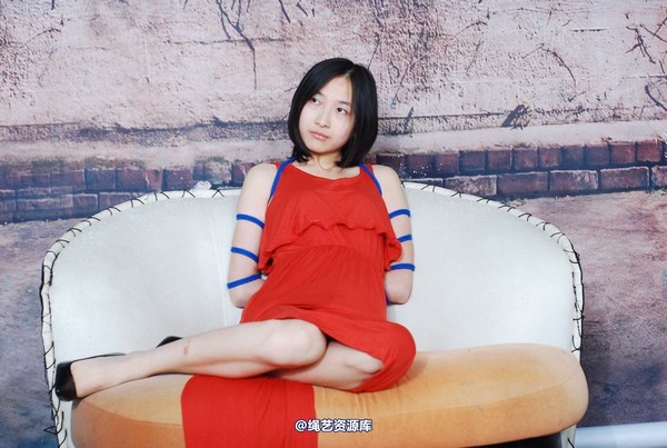 唯美之家 - 白雪试服装5 第 17 张图片