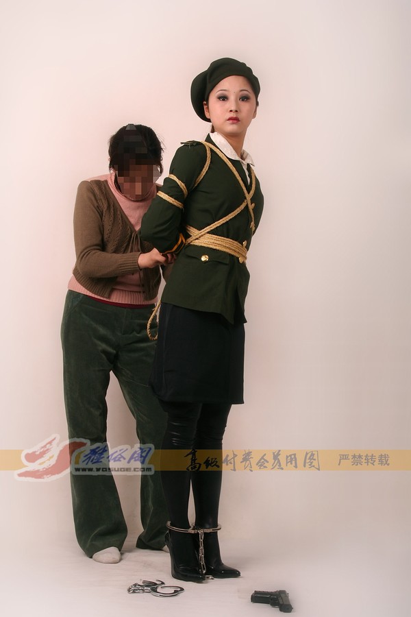 雅俗阁 - 20060422雅思警服(2) 第 66 张图片