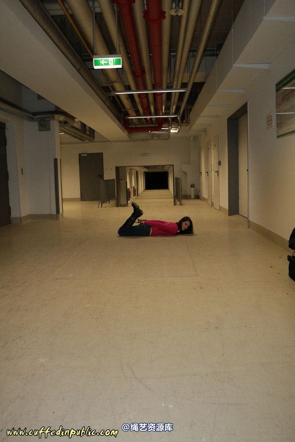 girlsinsteel - Alone at the basement 第 63 张图片