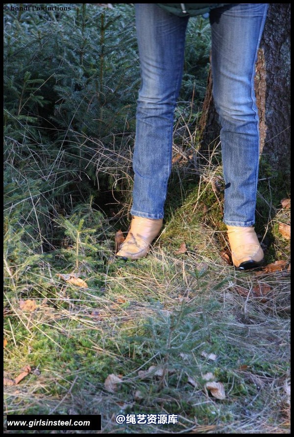 girlsinsteel - In the forest 第 17 张图片
