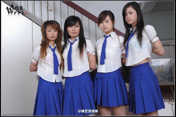 唯美之家 - 2008-09-24制服群绑 第 234 张图片